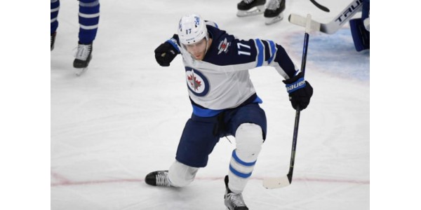 Winnipeg Jets po roce jmenují kapitána Adama Lowryho